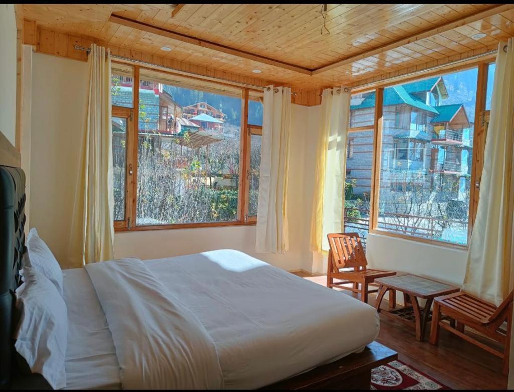 Rajhans Resorts Manāli Екстериор снимка