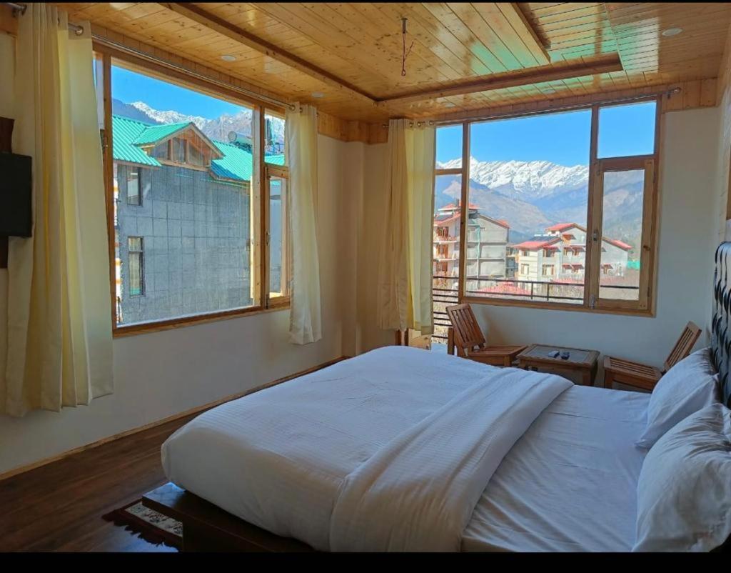 Rajhans Resorts Manāli Екстериор снимка